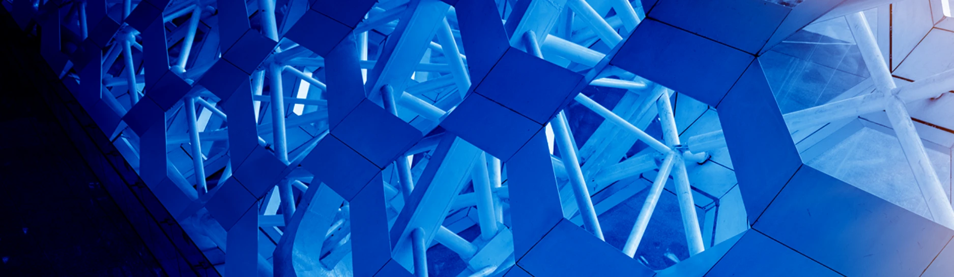 axial internal banner