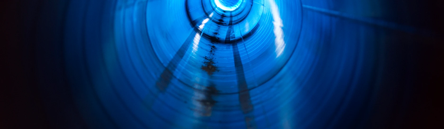 axial internal banner